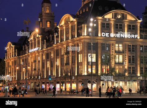 de bijenkorf dam square.